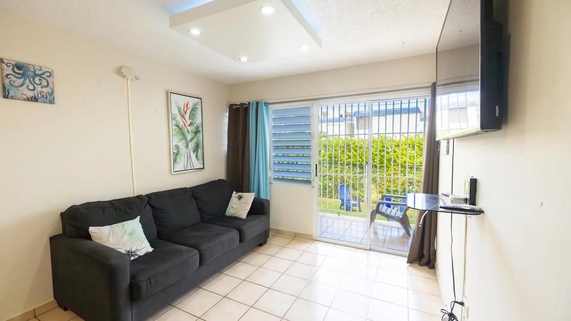 Montones Beach Apartment C-3 contacts